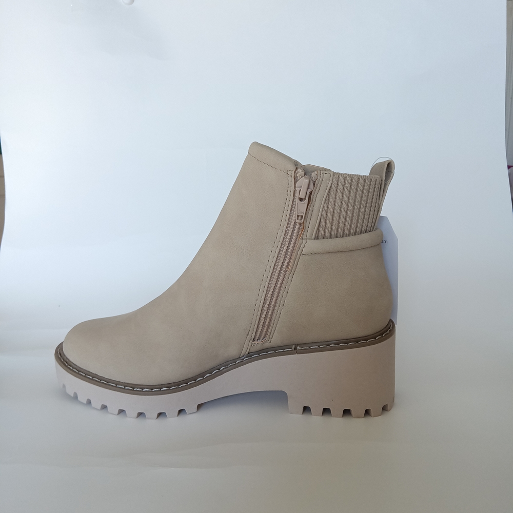 Beige Ankle Boots Time And Tru - Picture 2 of 10
